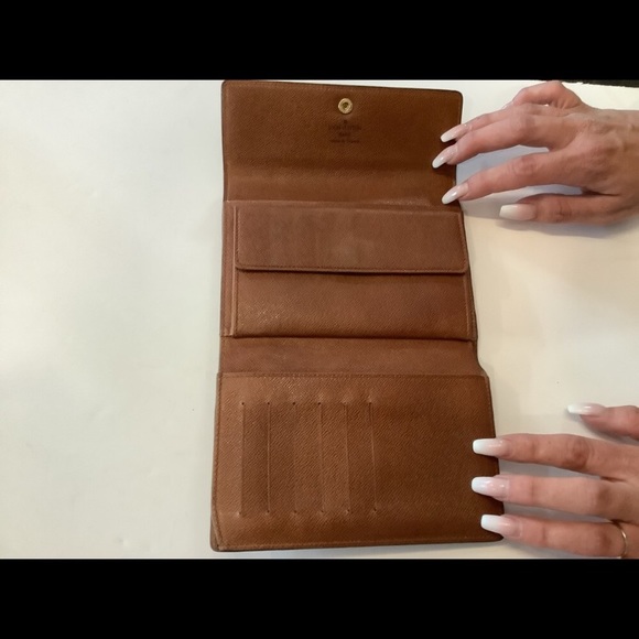 Louis Vuitton Wallet - Picture 5 of 7